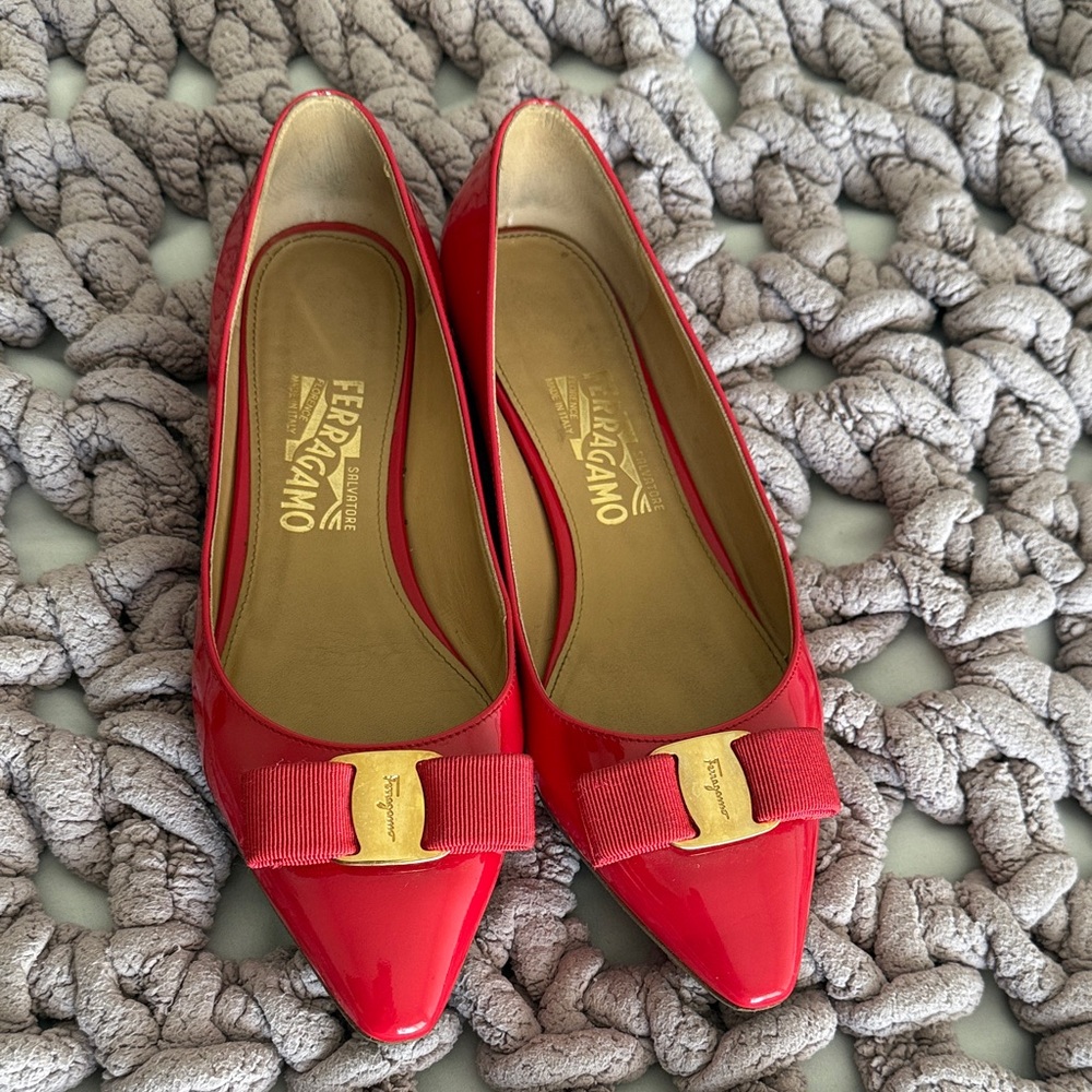 Salvatore Ferragamo Red Patent Leather flats - Picture 6 of 12